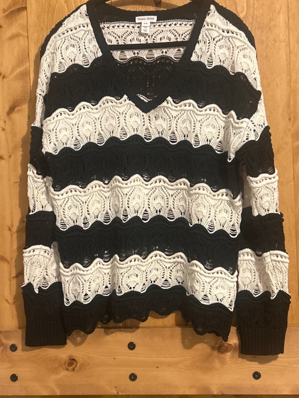 Tribal Jeans V-Neck Crochet Swirl Sweater SIZE MEDIUM